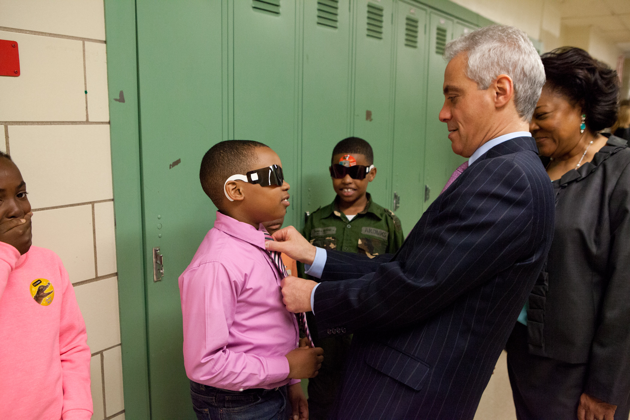 Mayor Emanuel visits with students receiving free vision exams at Sumner Elementary school